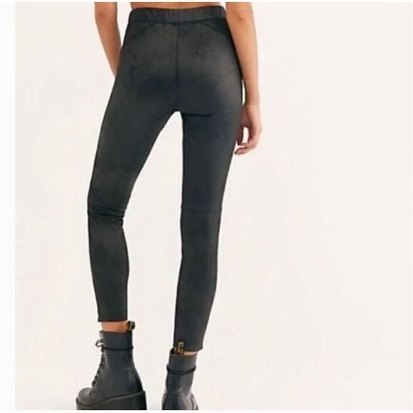 Free People Midnight Vegan Suede Skinny Pants. Size xs - Picture 8 of 11